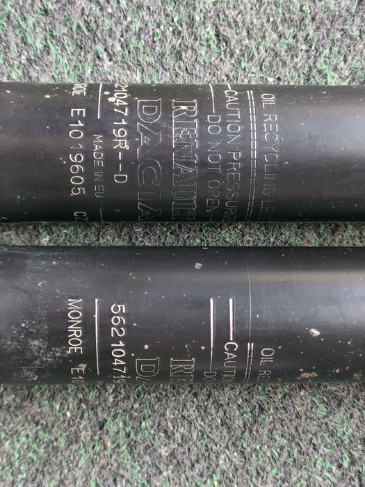 Амортизатори задні Renault 562104719R