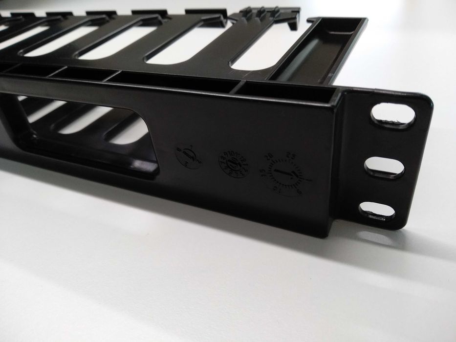 Guia de Cabos para Bastidor - Panduit