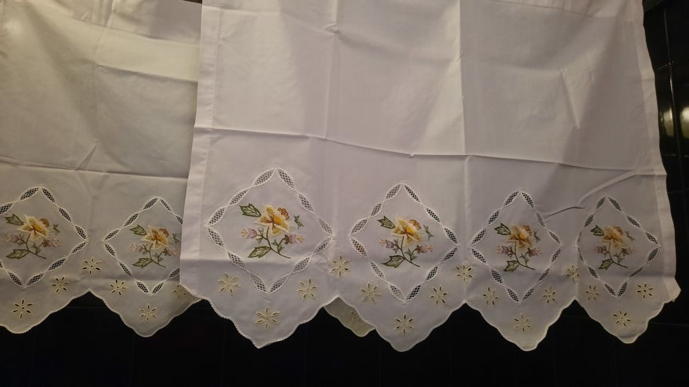 Шторы занавески с шитьем, новые и ткань портьерная 10 метр.