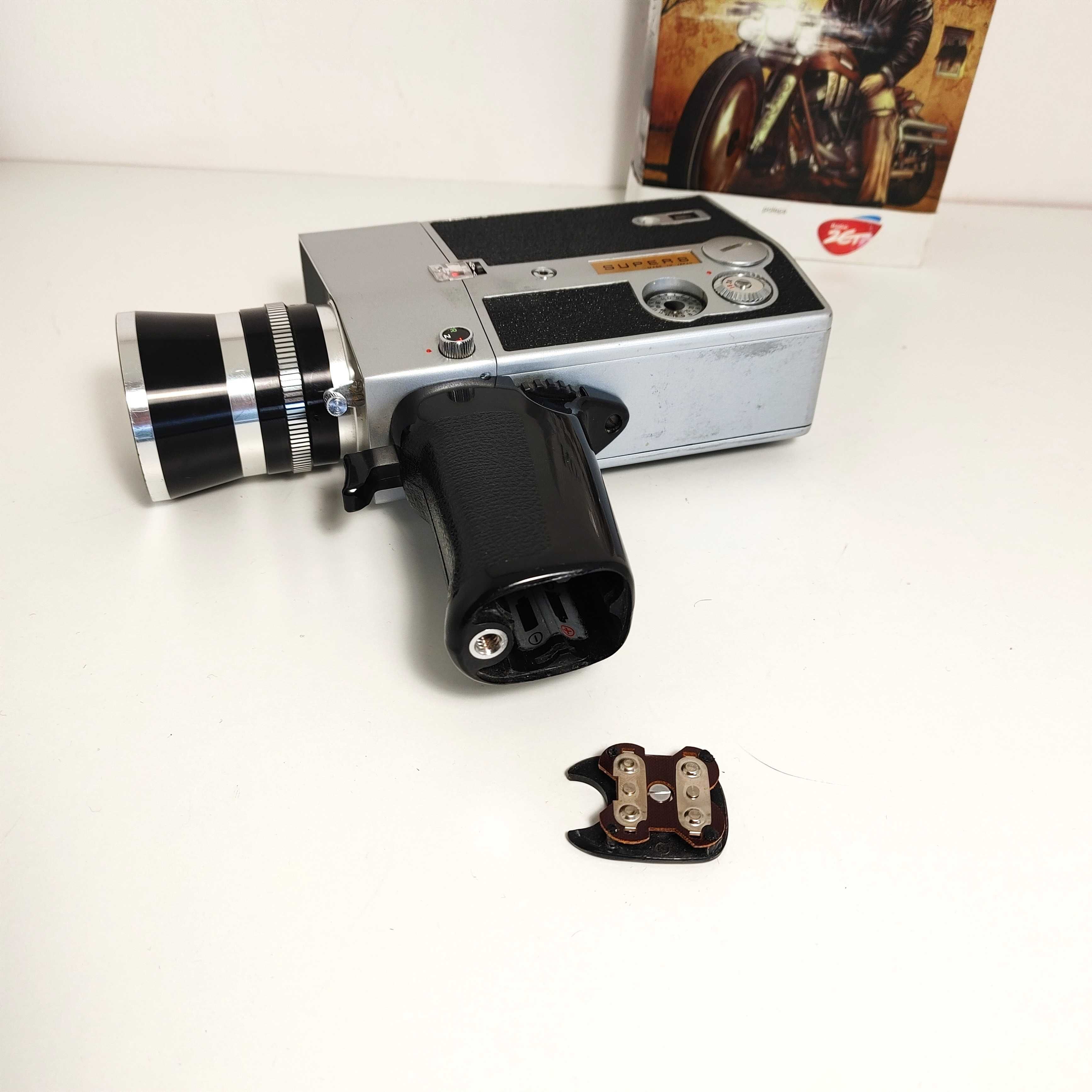 Japońska kamera filmowa Super 8 z 1967 roku CINEMAX C-301 wraz z torbą