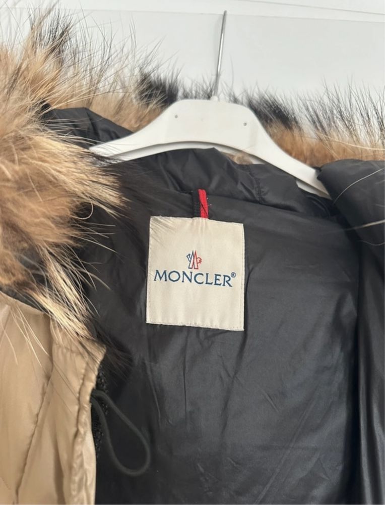 Kurtka puchowa Moncler