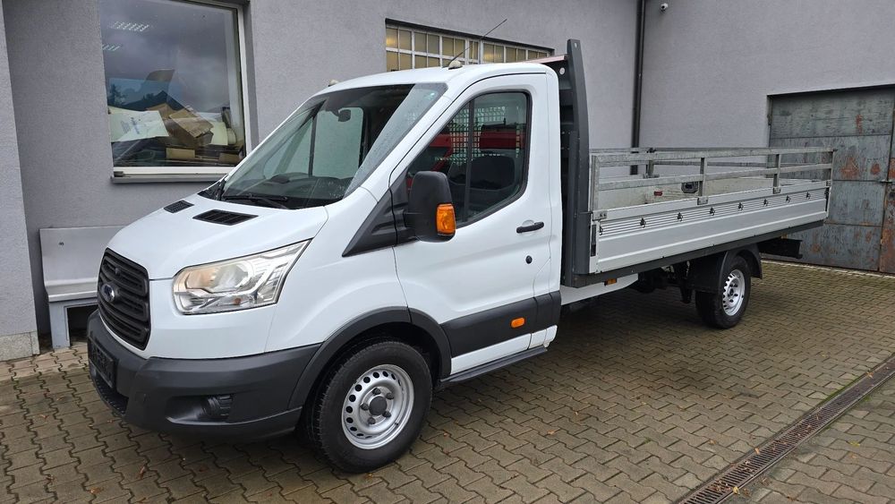 Ford Transit  2,2 TDCI 4x4  skrzynia  cena: 56000 zł netto