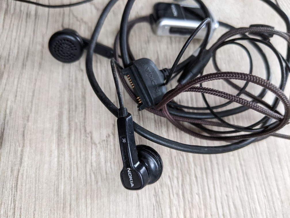 Навушники Sony/Philips/Nokia,з Швеції. Ціна за все .