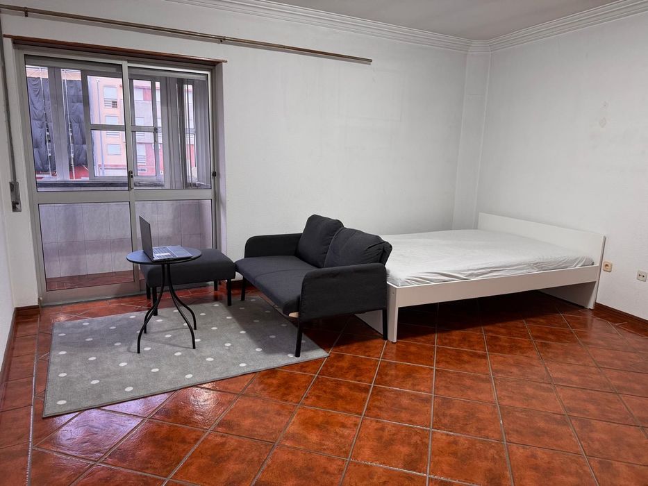 Quartos em Moita pronto a entrar