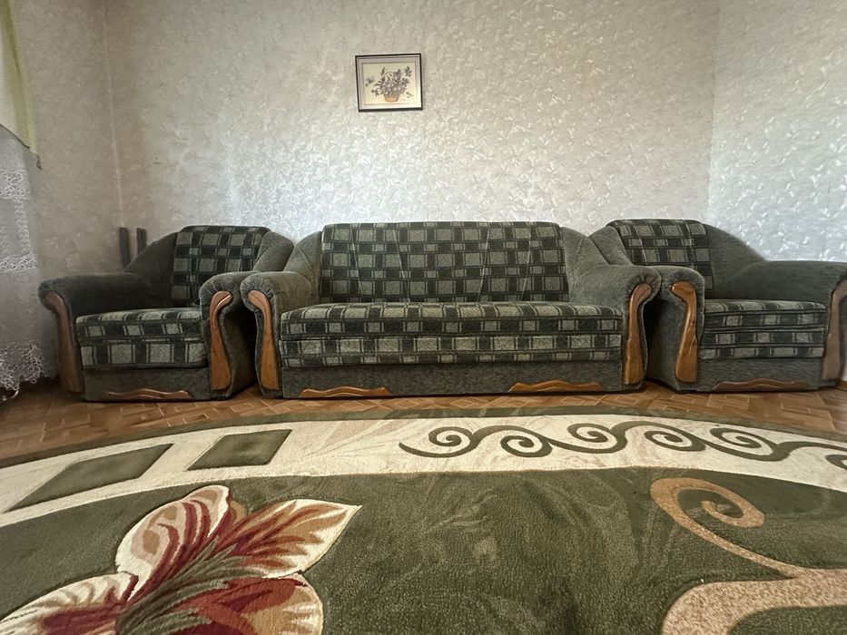 Продам диван та два крісла