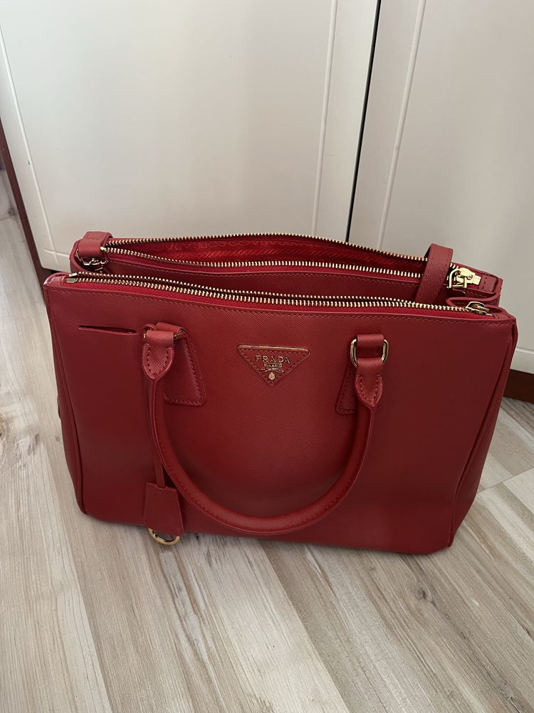 Sprzedam torebkę Prada