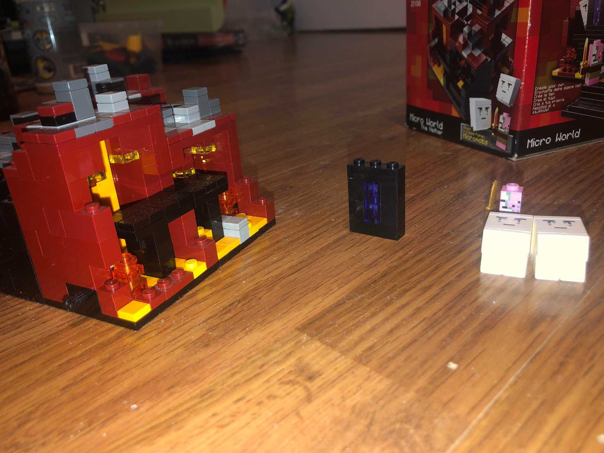 Lego Minecraft Micro World Nether 21106