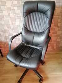 Продам кожаное  кресло