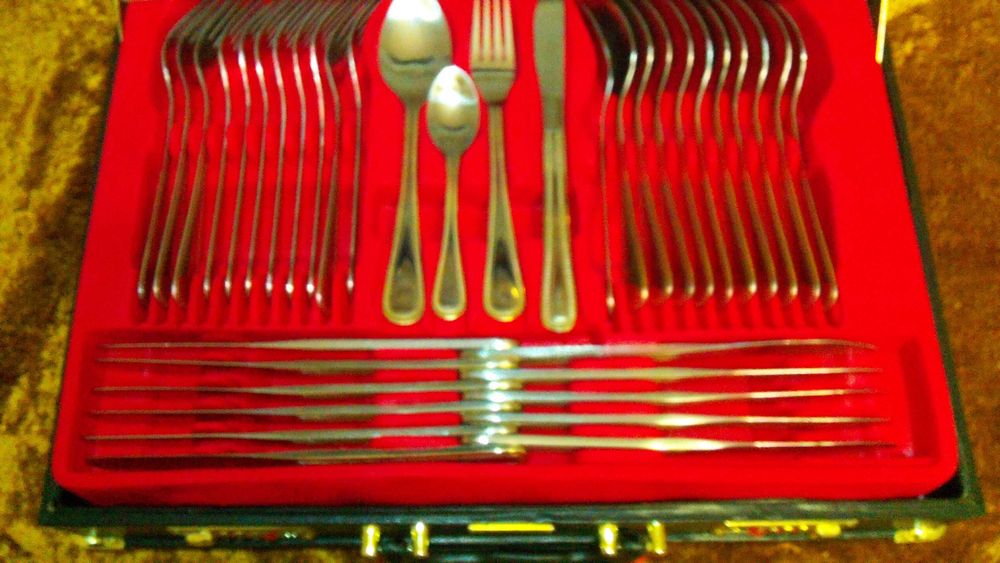 "Höffner & Krupp" - niemiecki komplet 12-stu:  nozy/ widelcow   /lyzek