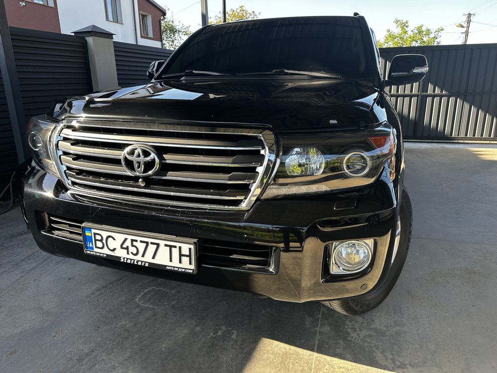 Toyota Land Cruiser 200 2014