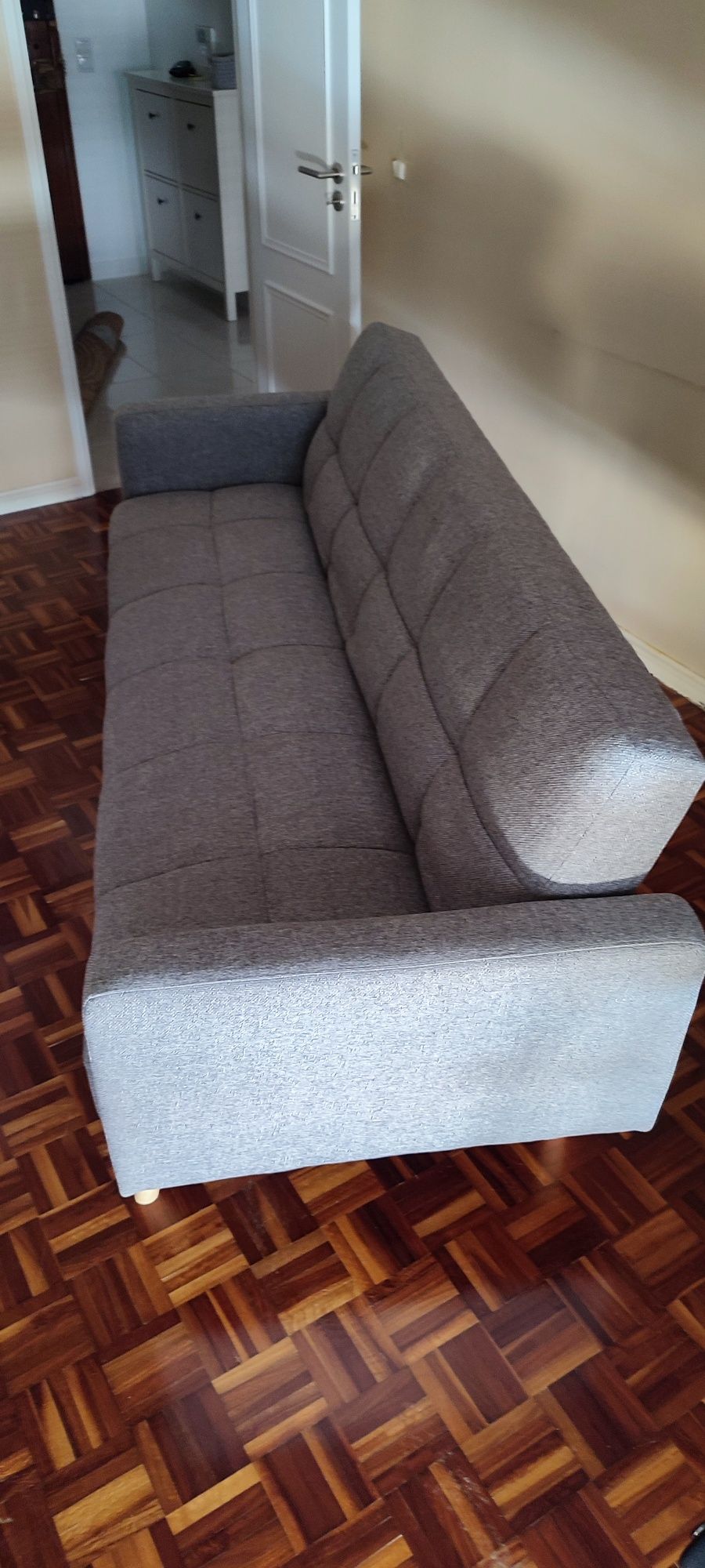 Sofá cama (praticamente novo)