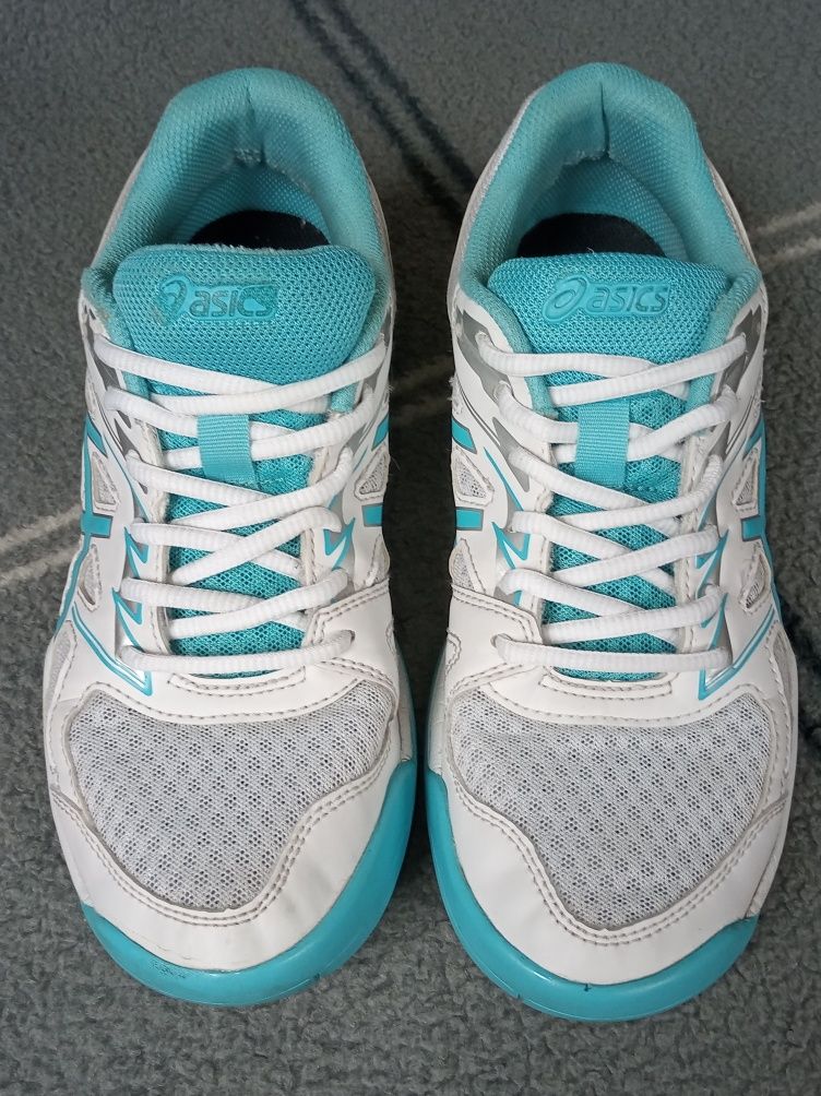 39(25) Asics Upcourt 4