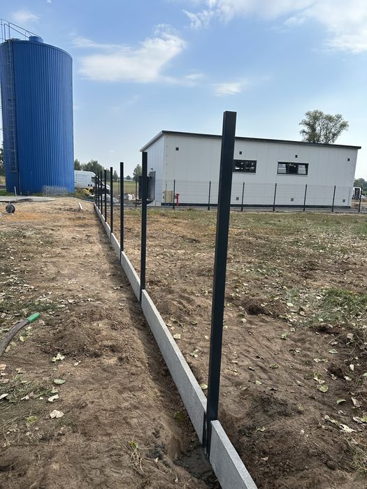 Montaż ogrodzeń panelowych siatki