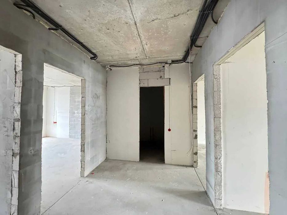 Простора трикімнатна в ЖК "Шоколад" !