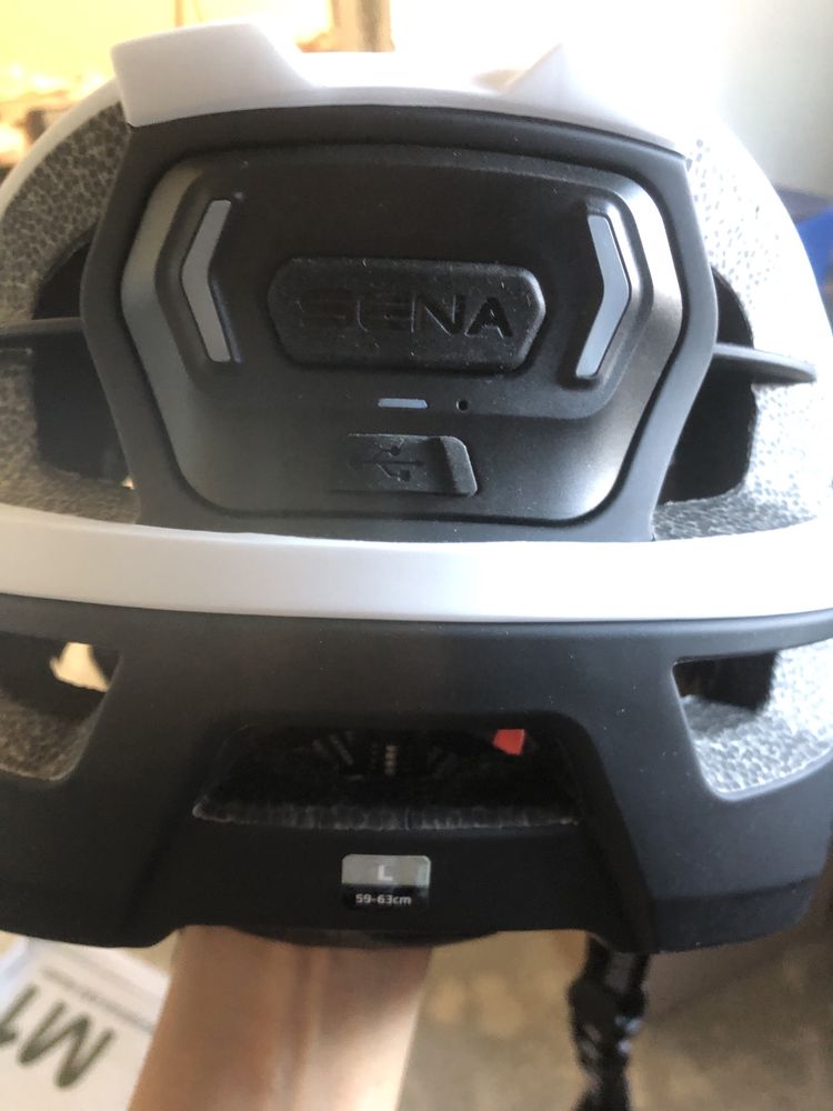 Sena kask rowerowy m1 trial z wbudowanym bluetooth oraz lampka led