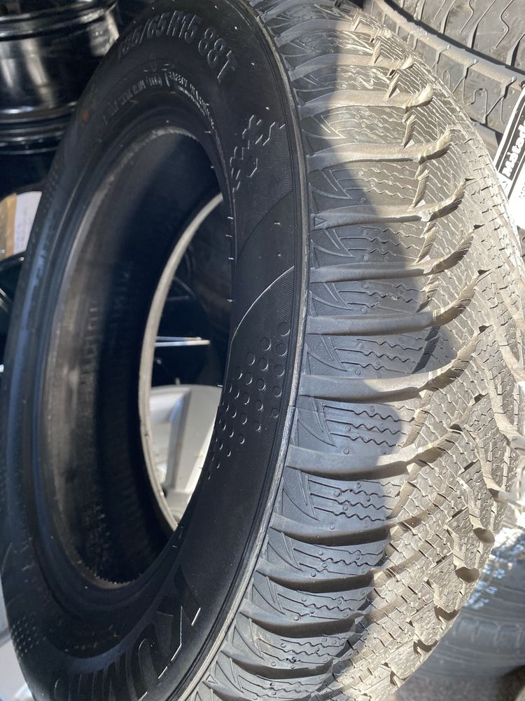 1 szt.opona zimowa 185/65R15 Kumho Wintercraft WP51 16r.8.5 mm 88T