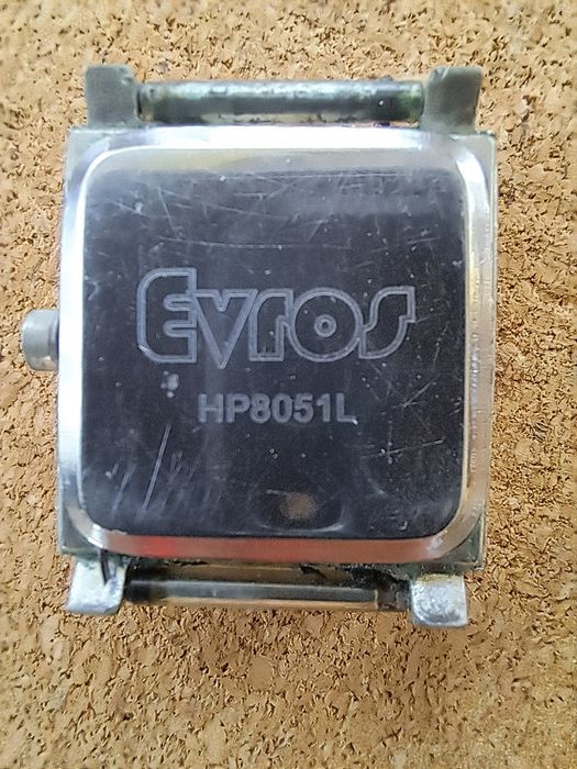 Zegarki 3 sztuki koperty metalowe uszkodzone