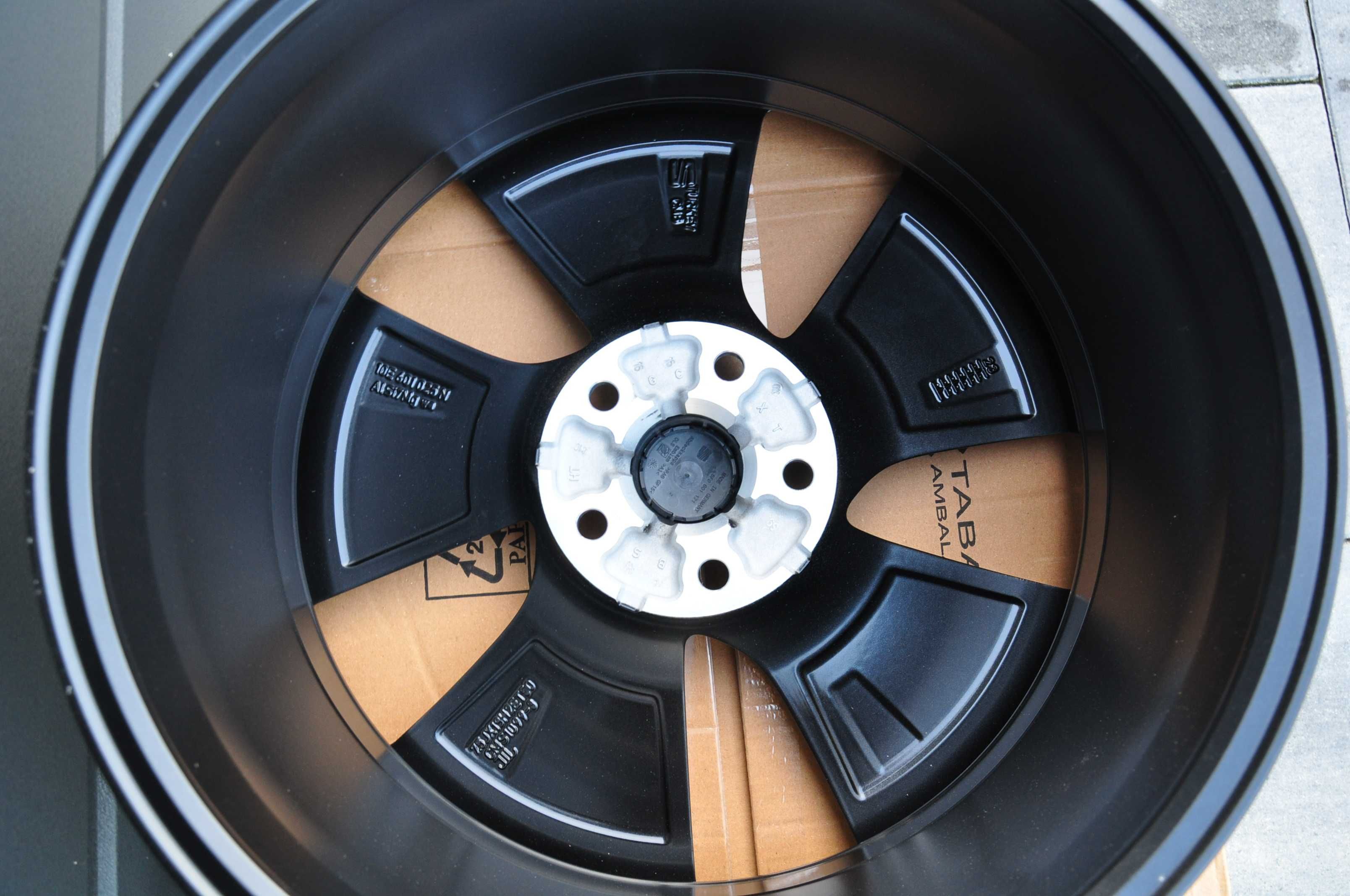 4 szt Felgi NOWE OE 5x112 seat Audi Volkswagen 18 cali grafitowe