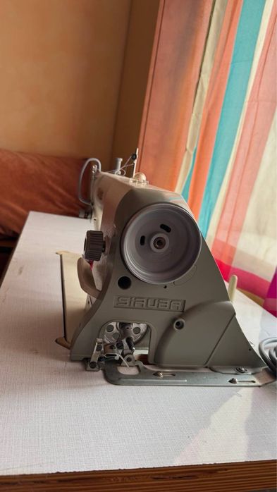 Продам швейна машинка