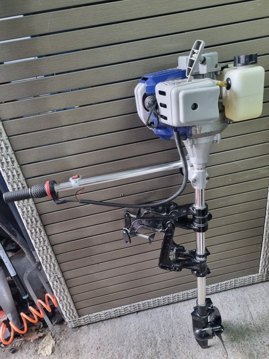 Silnik zaburtowy spalinowy lekki  łudka ponton