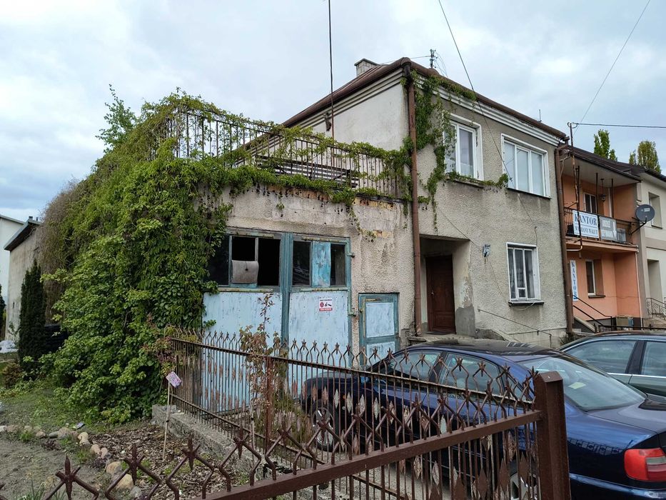 Dom z garażem w Centrum Dąbrowy Białostockiej ul. 3 maja 6