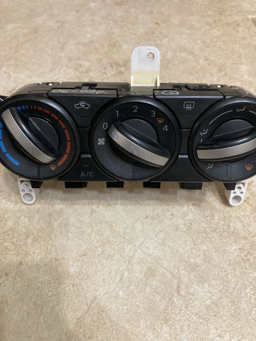 Блок управління кондиціонером (пічкою) Nissan Qashqai J10