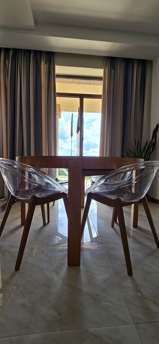 Будинок з басейном,  сауною, 15 соток землі