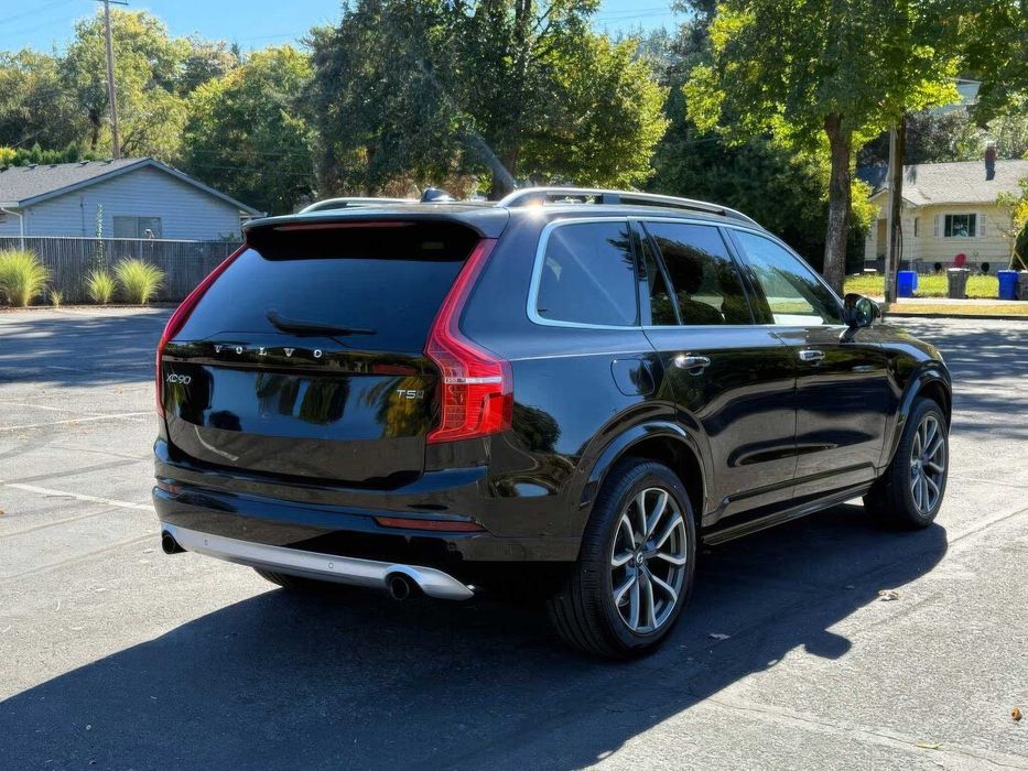 Volvo XC90 T5 Momentum 7-Passenger      2018