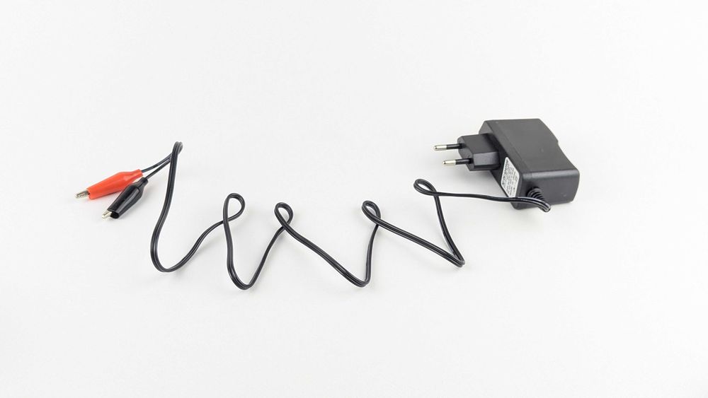 Зарядка 12V 1A для мото акумулятора з інтелектуальним режимом зарядки