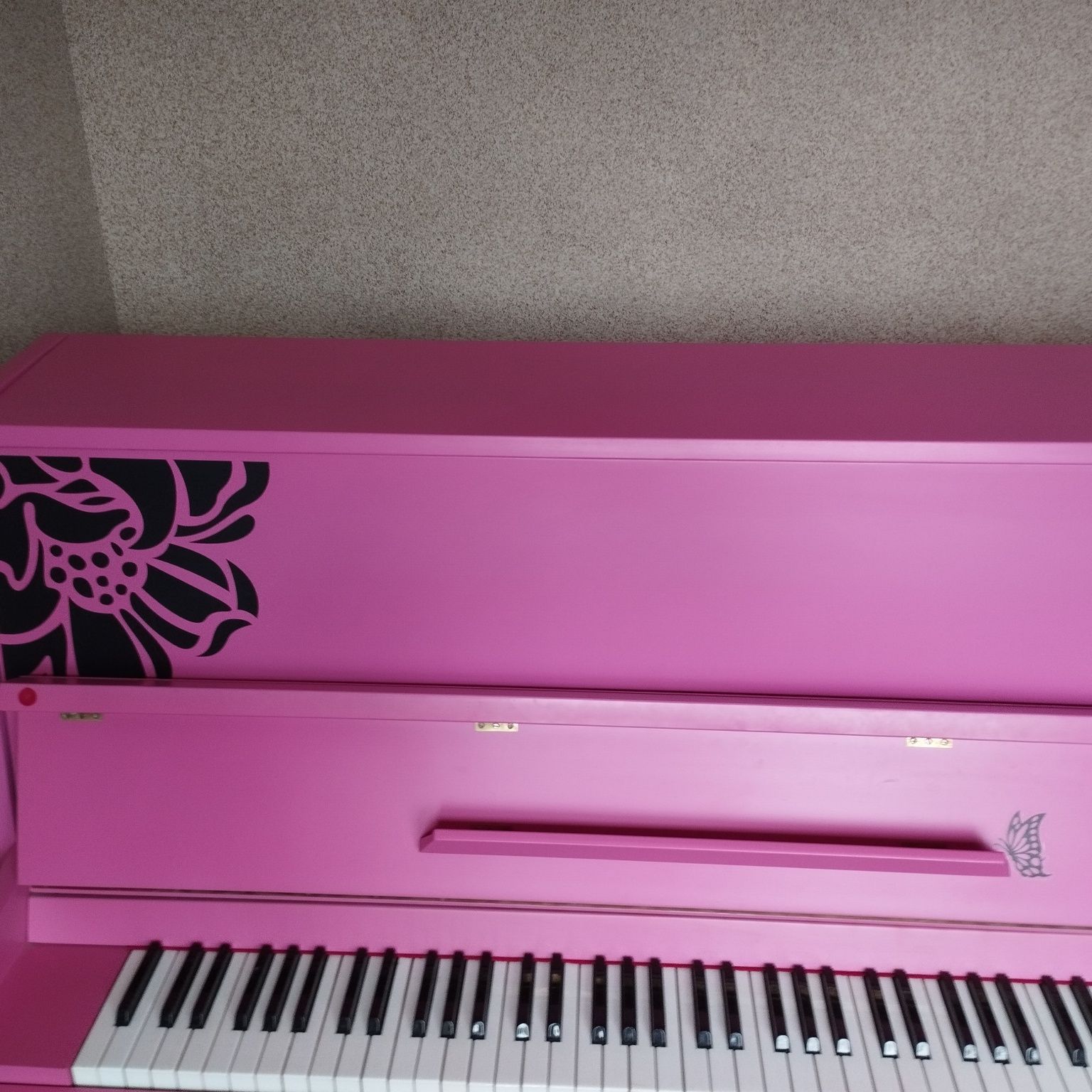 Піаніно Україна рожевий