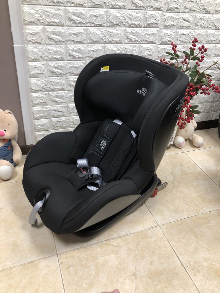 Автокрісло Britax Römer TRIFIX2 i-SIZE Група 1 (9-18 кг) Isofix
