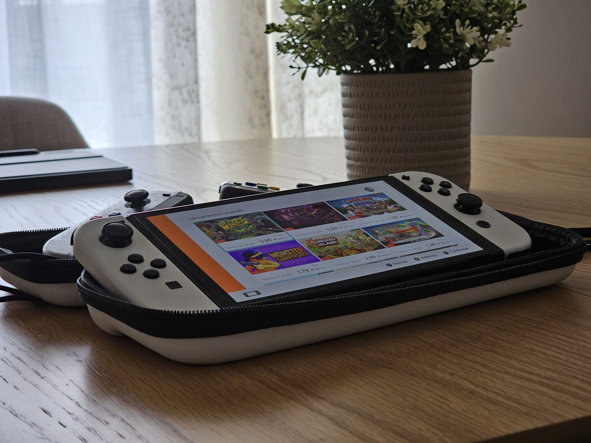 Nintendo Switch OLED 64GB + acessórios