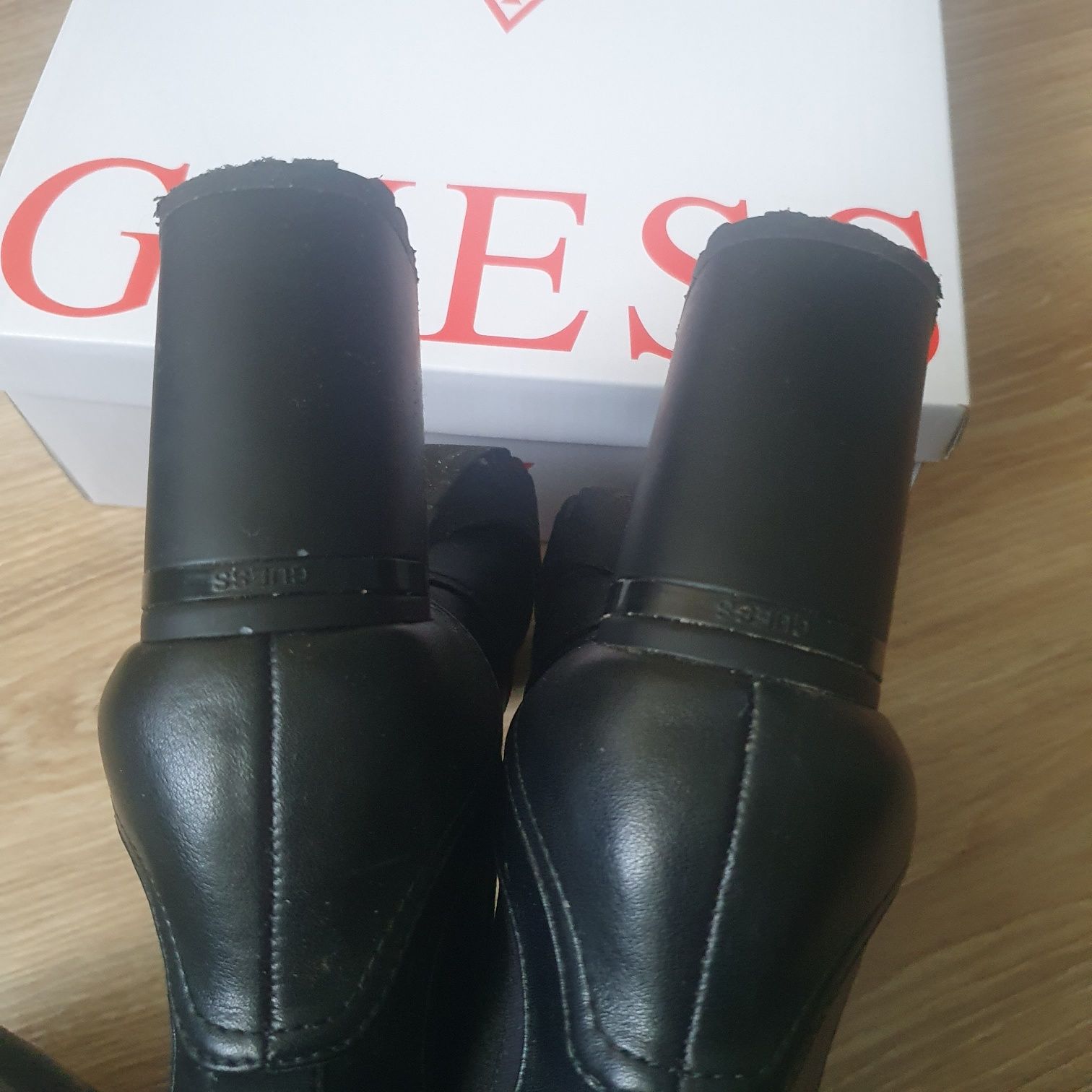 Ботильйони Guess весна/осінь