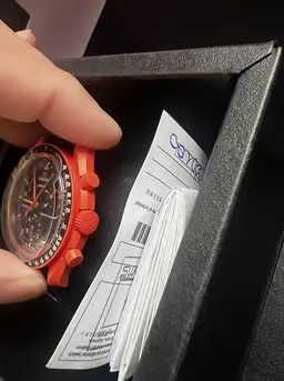 Omega x Swatch Lava SO33O100 – Nowa Era Bioceramiki