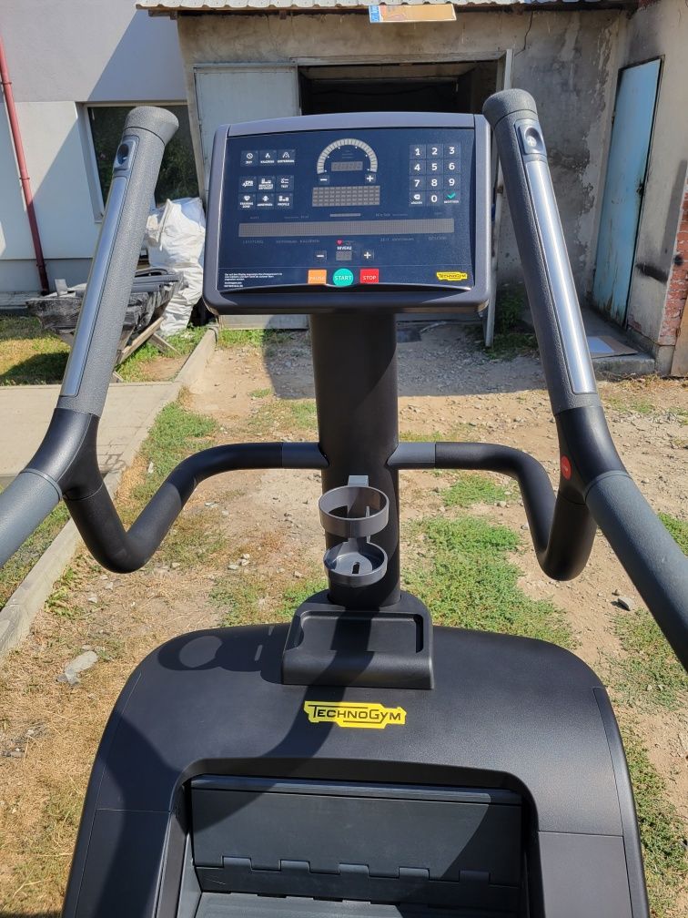 Професійні Сходи technogym Climb 1000 Led
