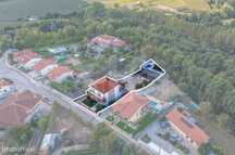 Moradia T3, com Varanda, jardins e Piscina em Felgueiras