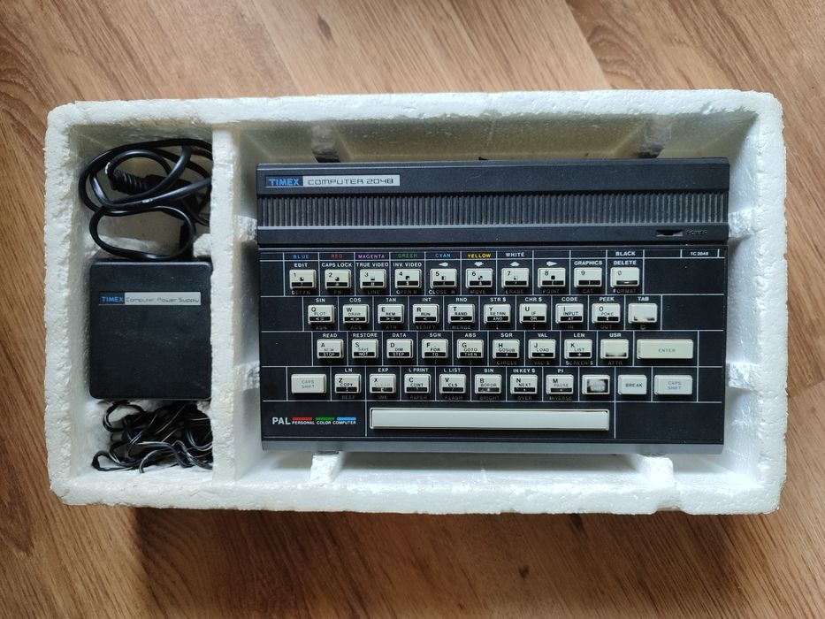 Timex Computer 2048 – sprawny, kolekcjonerski komputer retro!