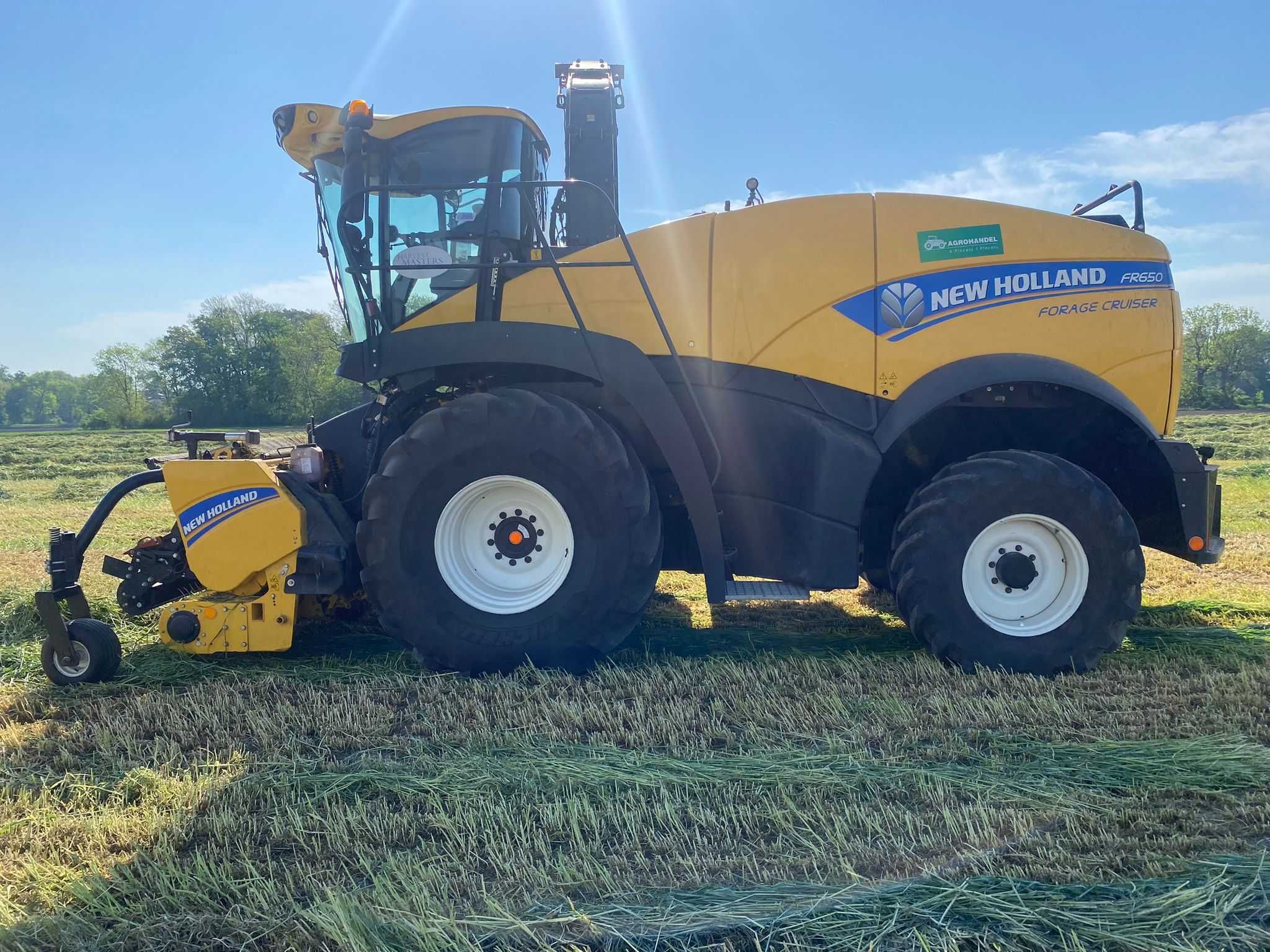 Usługa zbioru i transportu traw na kiszonkę NEW HOLLAND T7070 T7.270