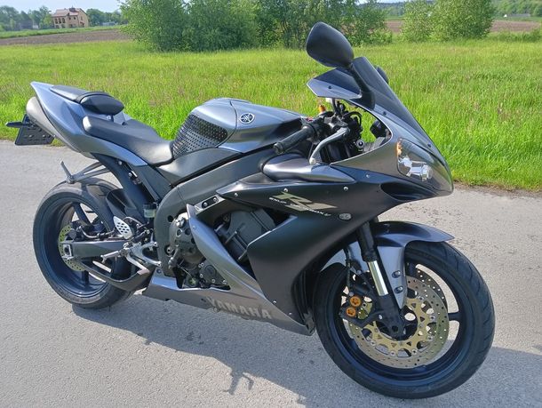 Yamaha R1 rn12 salon pl