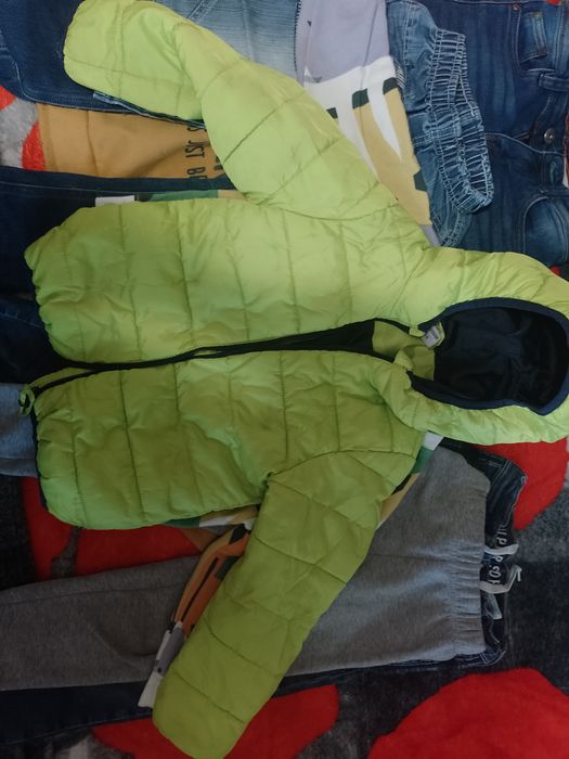 Куртка осень.джинсы.Продам пакет вещей на мальчика.4.5-6.5лет