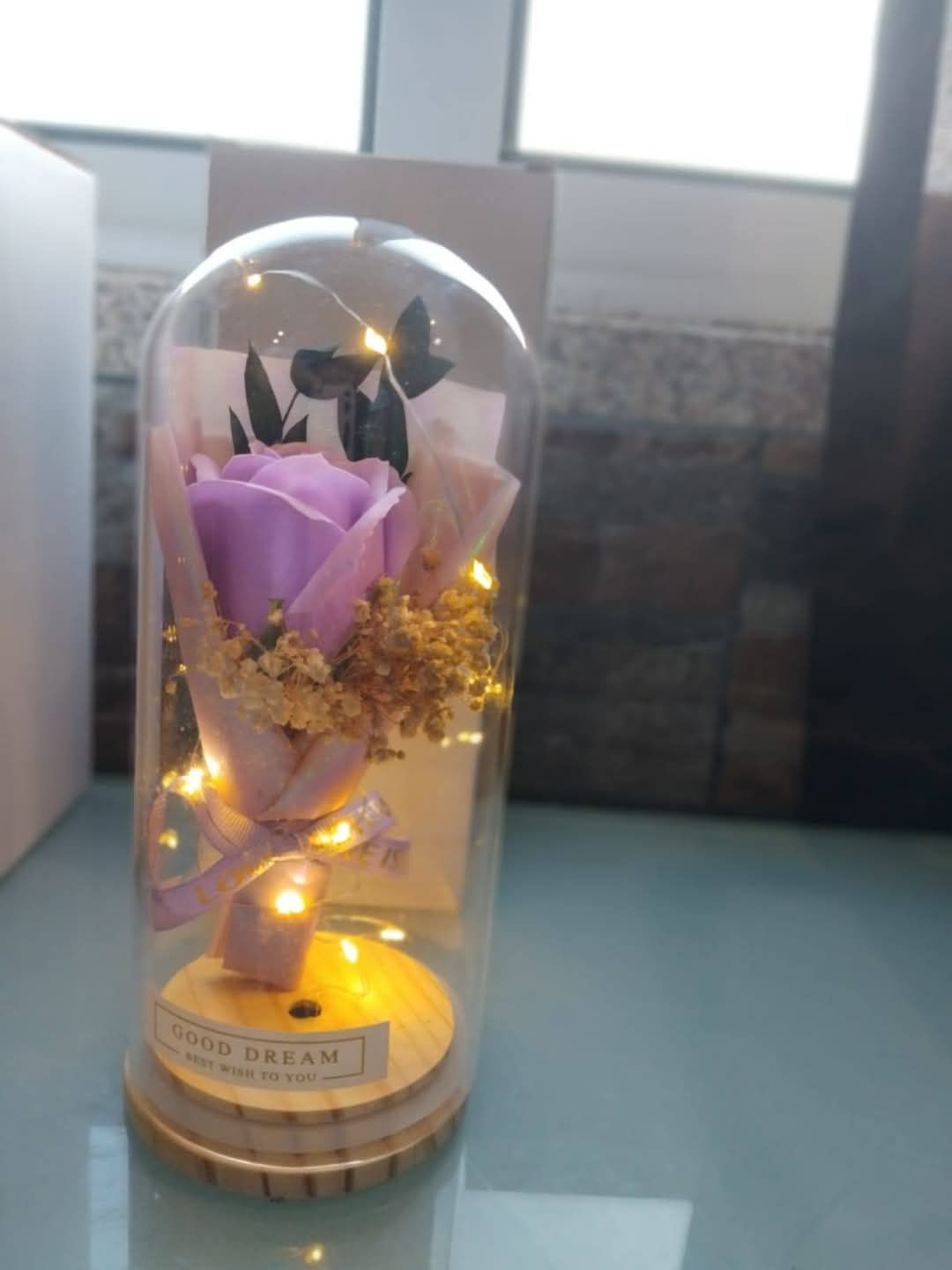 Rosas artificiais com luz