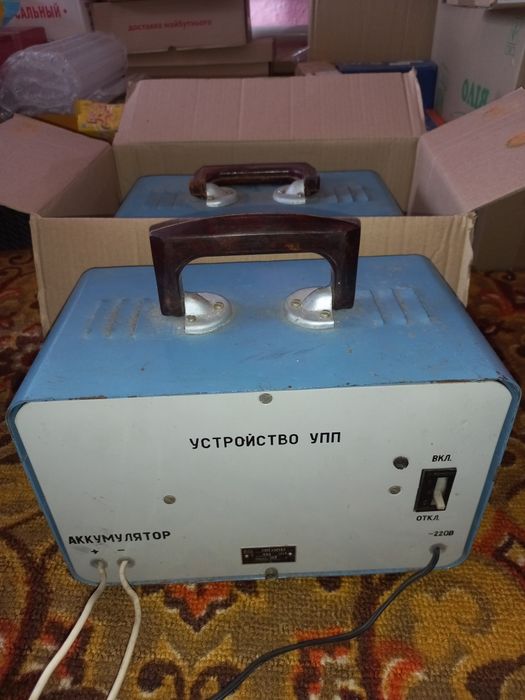 Зарядно-пусковий пристрій новий