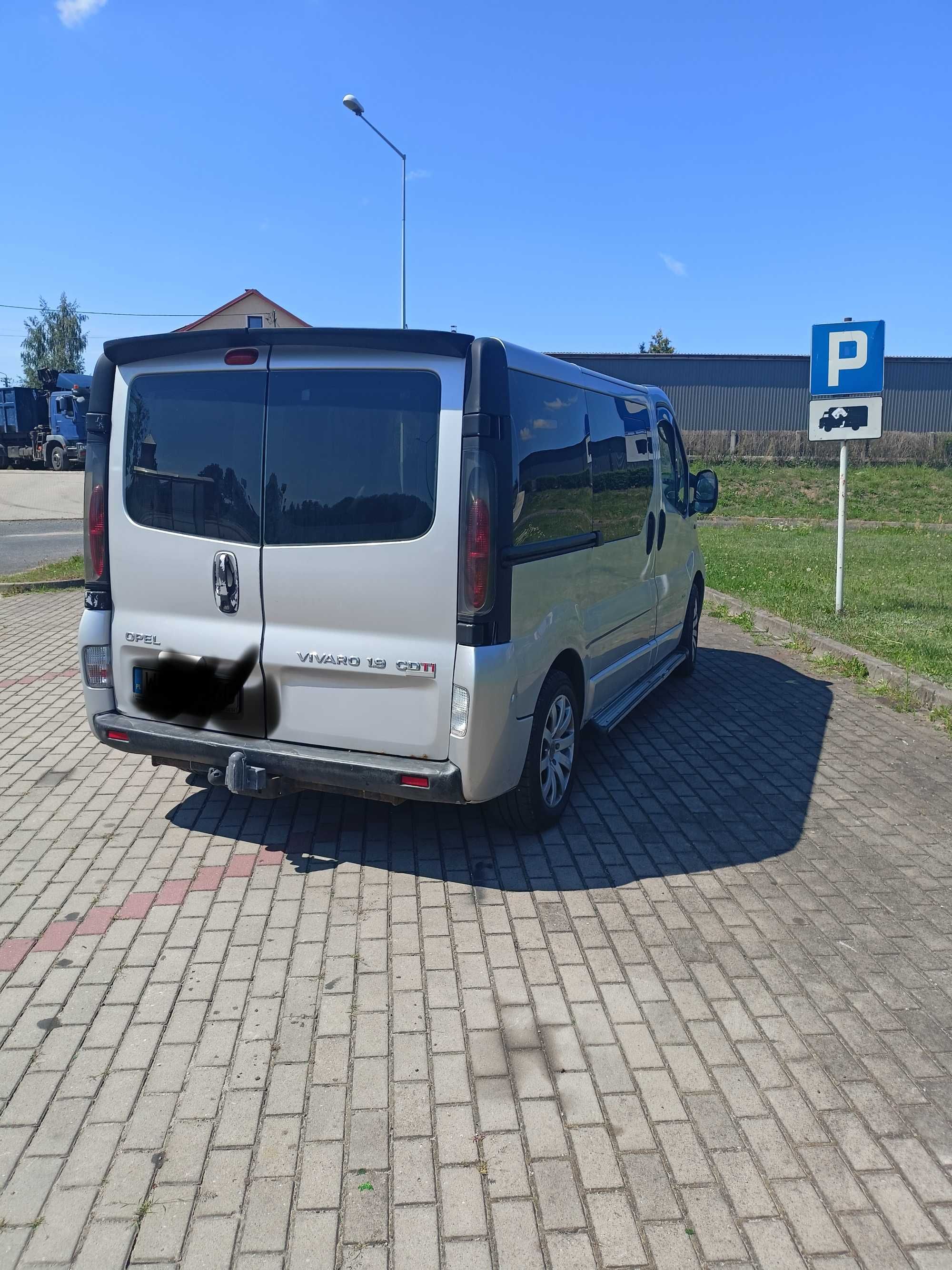 Opel Vivaro 9 osób