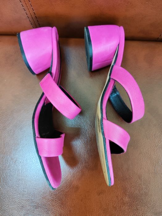 Босоніжки / шльопанці / сабо AURA