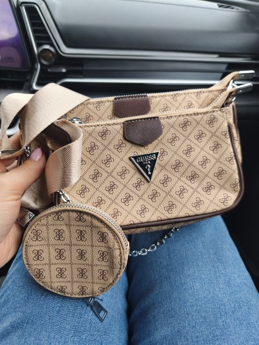 Torebka guess na co dzień listonoszka Ala nerka przez ramię beżowa