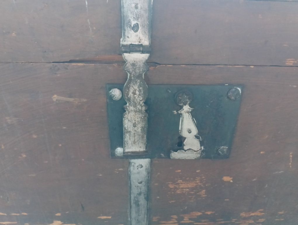 Skrzynia dębowa z okuciami