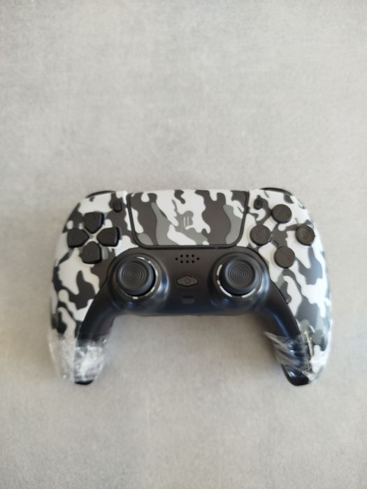 PlayStation 4, com 9 Jogos e com uma commando Semi-Funcional