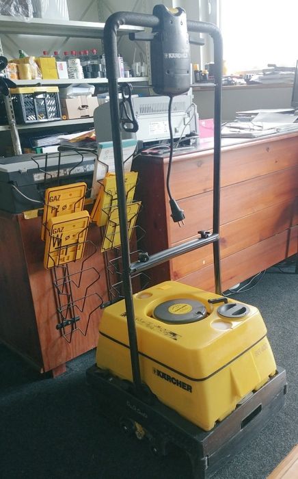 Механічне миття підлоги