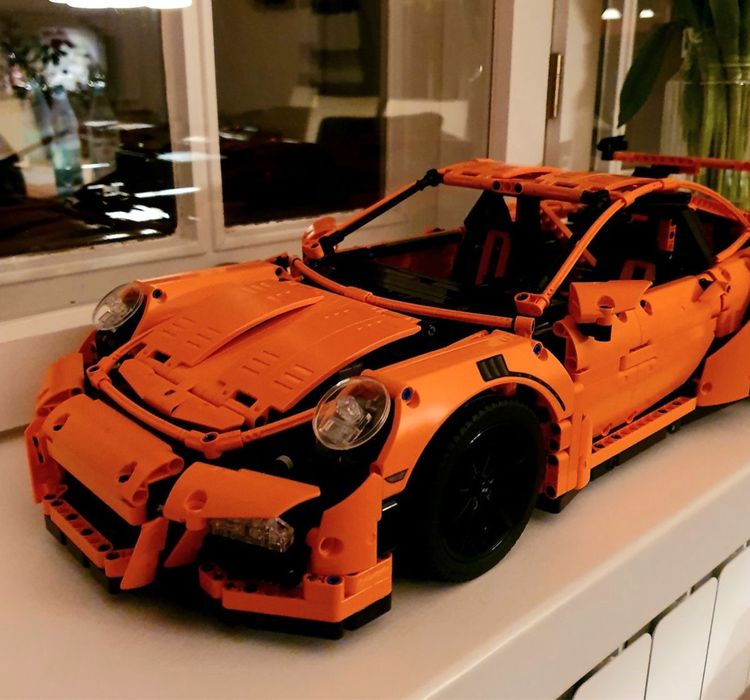 Конструктор Technic Porsche 911 GT3 RS (1:1 LEGO)