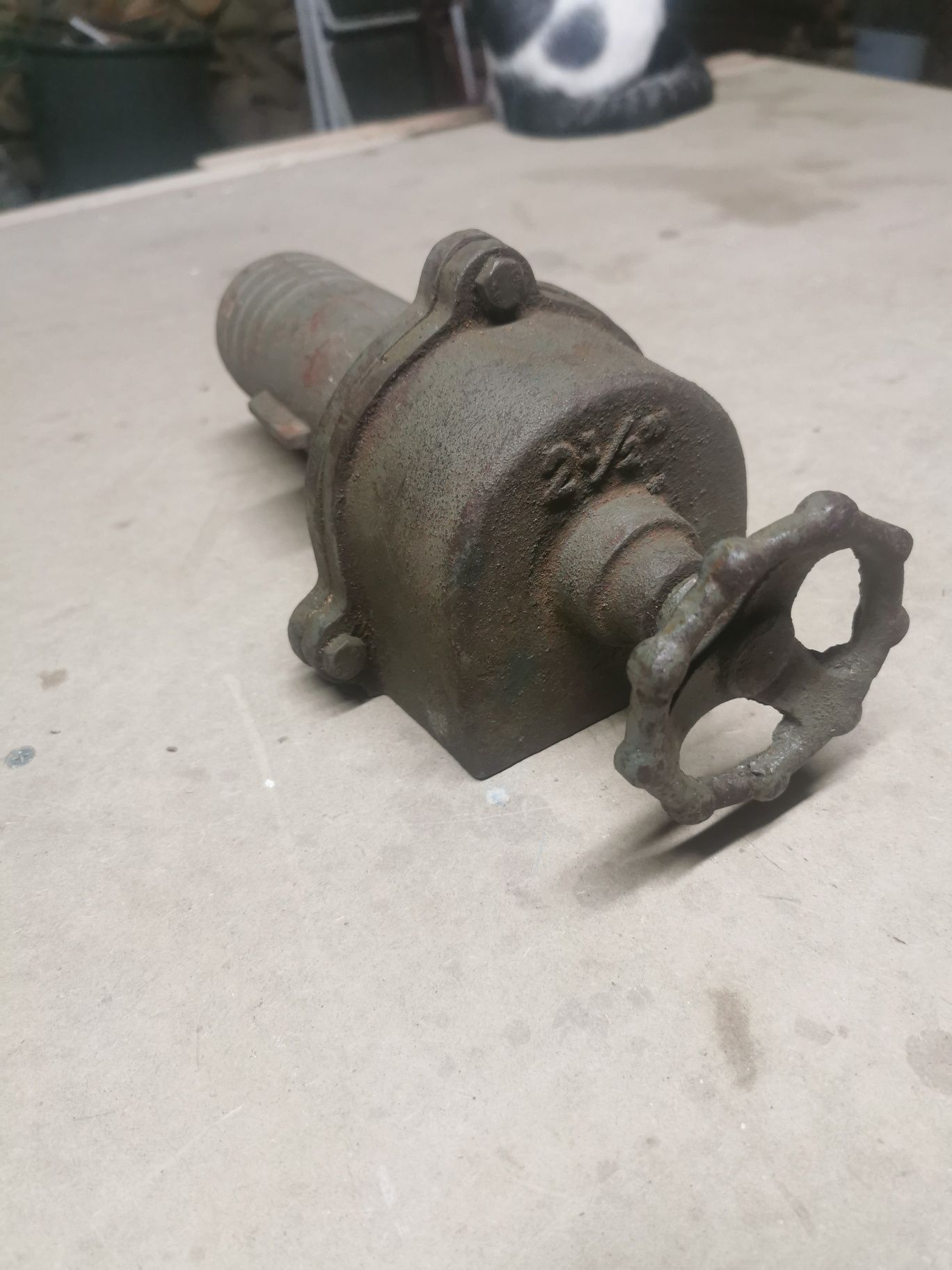 Torneira ou passador para tanque novo
